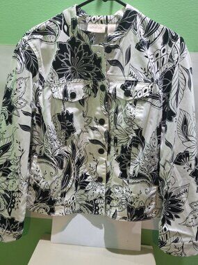 Chico's Women Jacket Sz 1  Black White Floral Geometic Button Front Casual